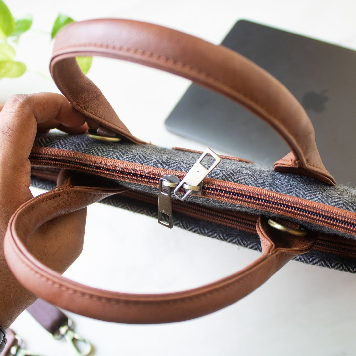 Theo Sleek Laptop Bag (Grey Herringbone) - SAMPLE SALE