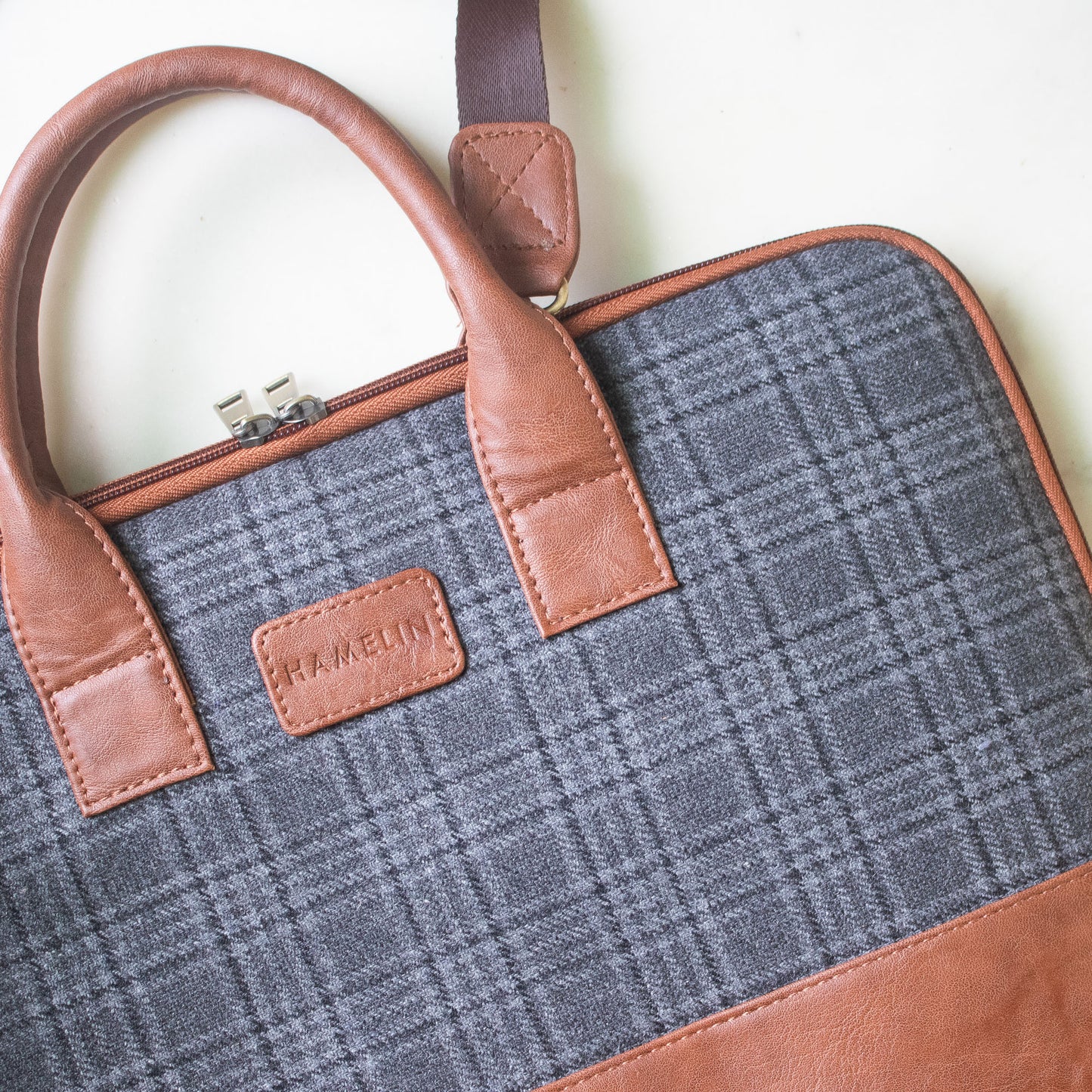 Theo Sleek Laptop Bag (Mink Grey Twill)