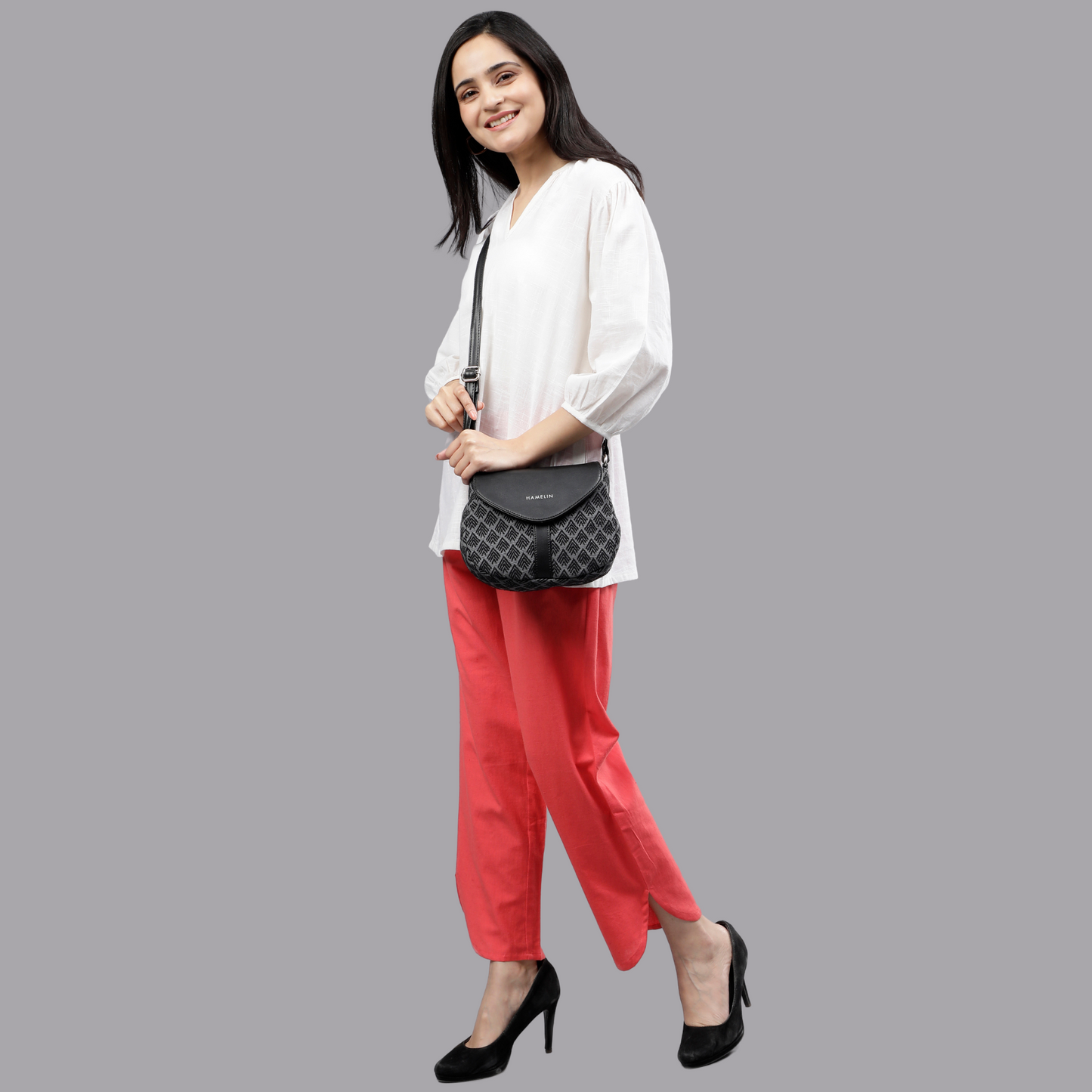 The Curvy Sling Bag - Grey Azul