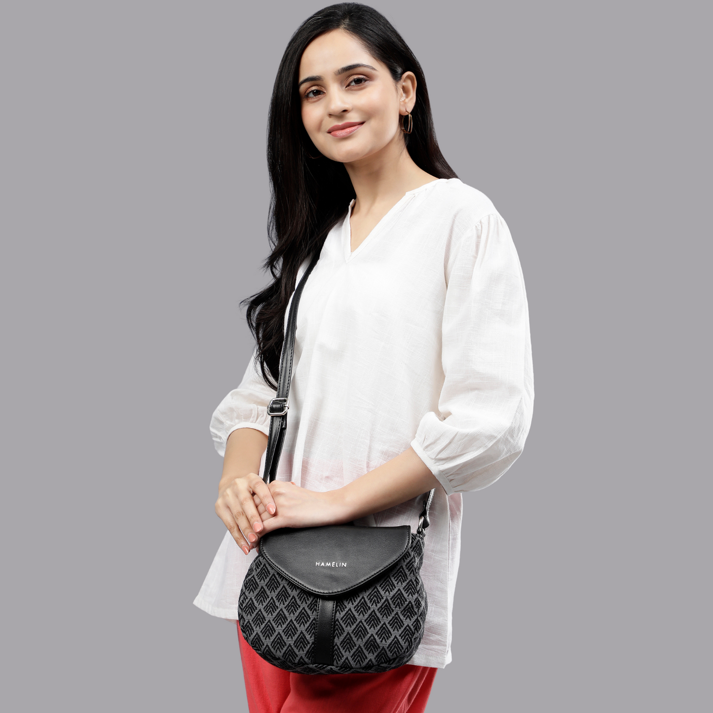 The Curvy Sling Bag - Grey Azul