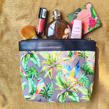 Essentials Travel Pouch (Lilac Flutter)