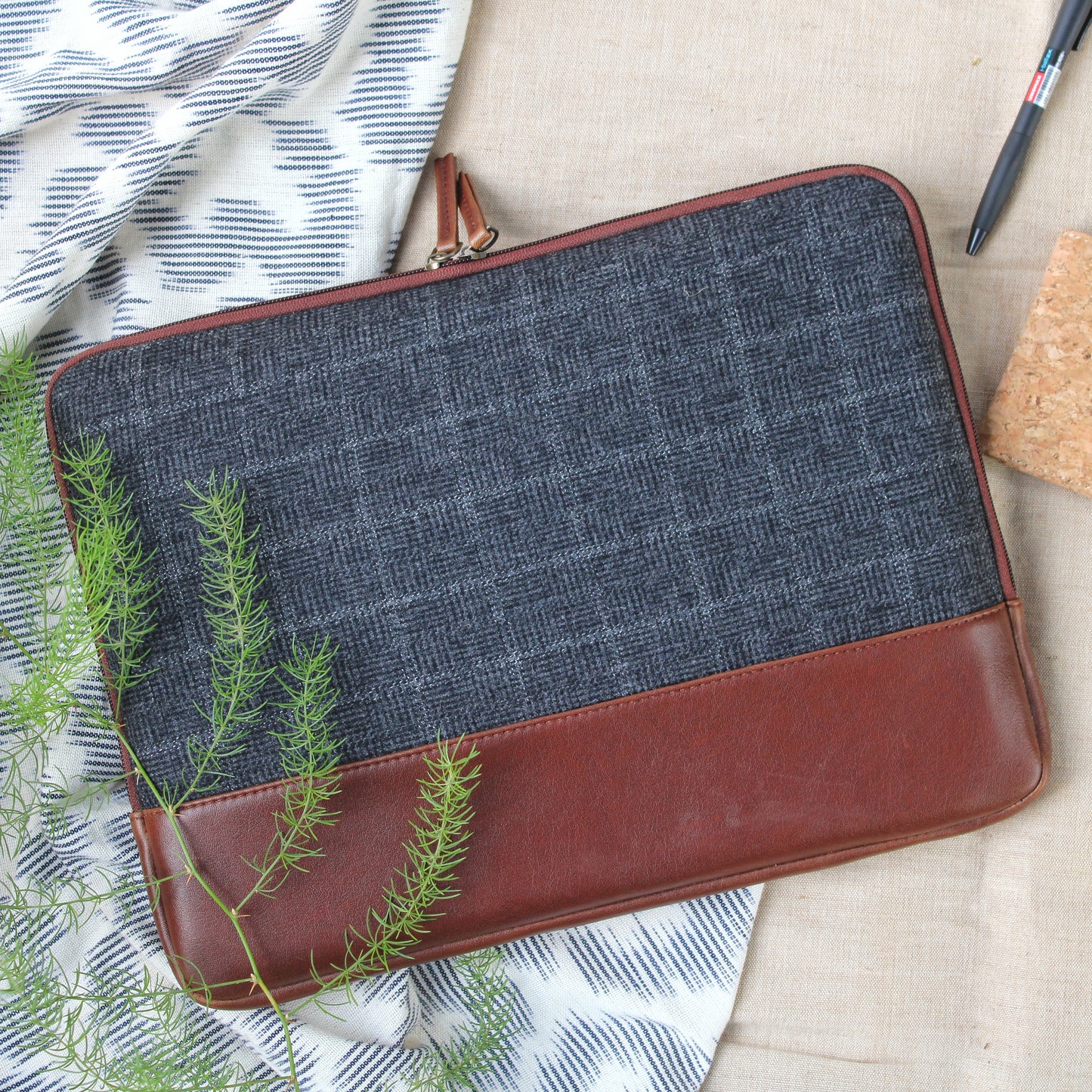Matt Laptop/ Macbook Sleeve - Charcoal Twill