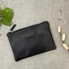 Flat Pouch - Black Grid