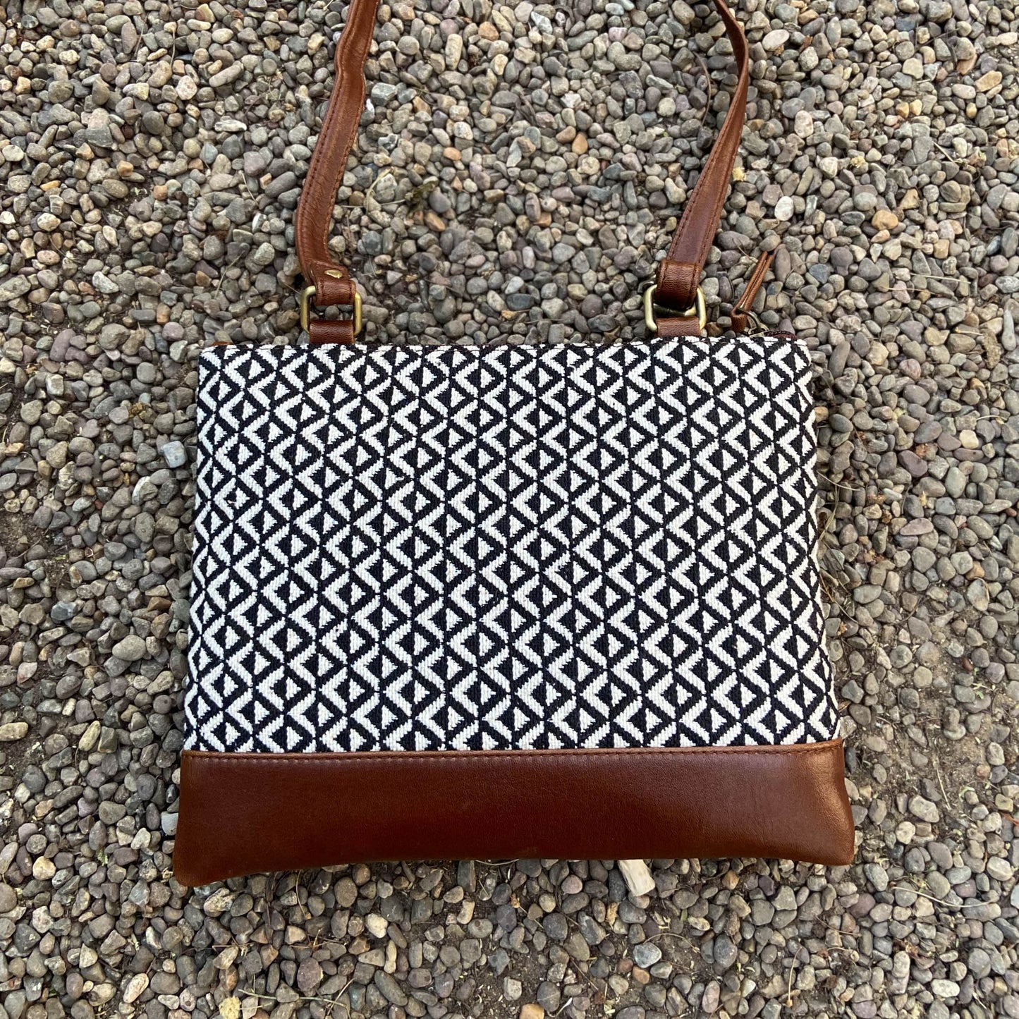 The Everyday Sling Bag (Orca)