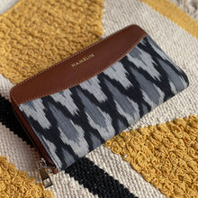 Indigo- Ikat Mobile Wallet for Women (Grey Trellis)