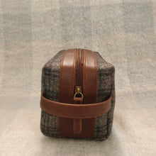 Tweed DOPP Kit for Men (Tawny Check Twill)