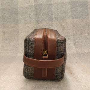 Tweed DOPP Kit for Men (Tawny Check Twill)