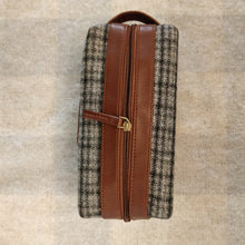 Tweed DOPP Kit for Men (Anchor Check Twill)