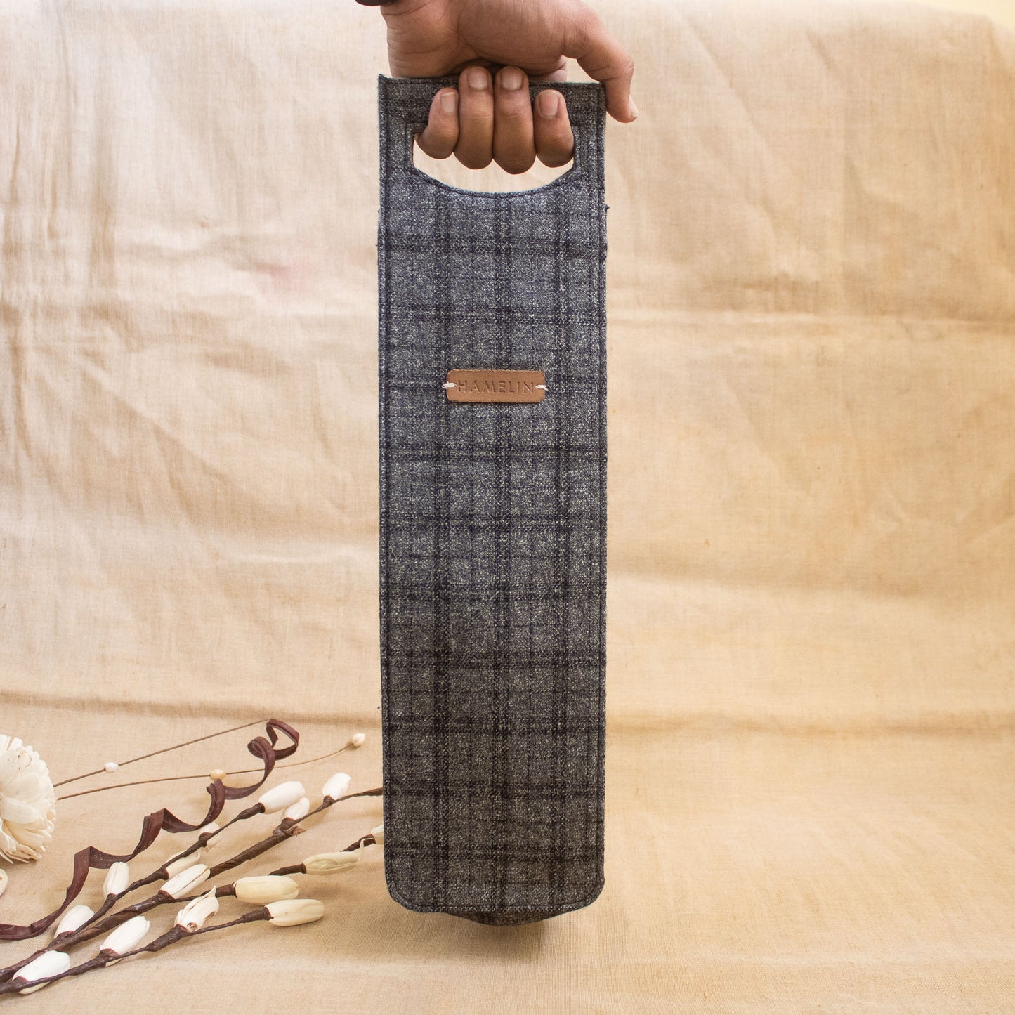 Kade Wine bag (Tweed - Grey Overcheck Check Twill)