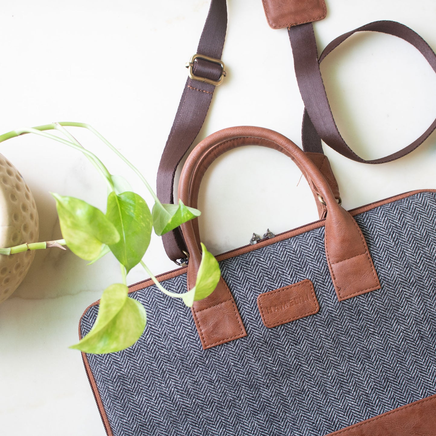 Theo Sleek Laptop Bag (Grey Herringbone)