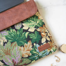 Zeus Macbook Sleeve / Laptop Sleeve (Floret)