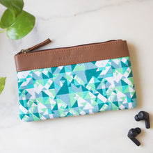 Essentials Pouch (Sea sojourn)